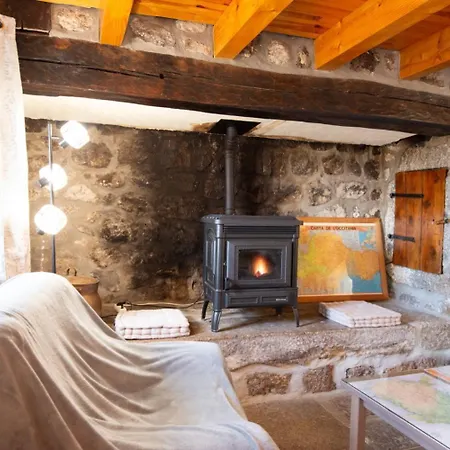 Au P'tit Bonheur D'aubrac 5/7 Personnes Сasa de vacaciones *