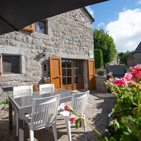 Au P'tit Bonheur D'aubrac 5/7 Personnes Saint-Laurent-de-Muret