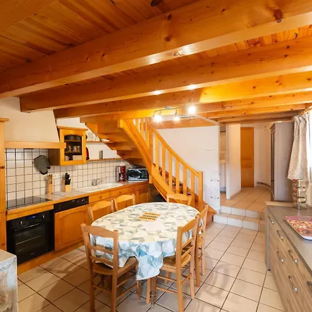 Au P'tit Bonheur D'aubrac 5/7 Personnes *