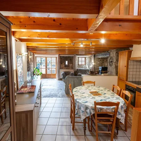 Сasa de vacaciones Au P'tit Bonheur D'aubrac 5/7 Personnes Saint-Laurent-de-Muret