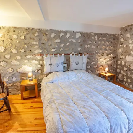 Au P'tit Bonheur D'aubrac 5/7 Personnes * Saint-Laurent-de-Muret