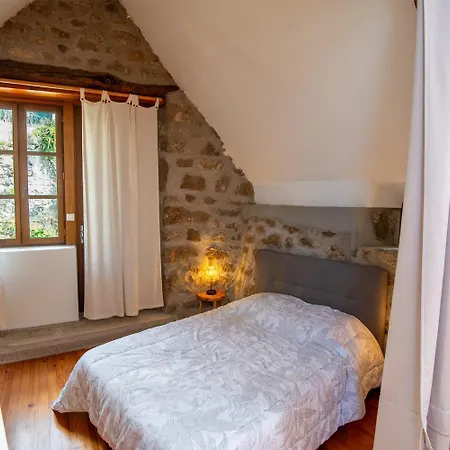 Au P'tit Bonheur D'aubrac 5/7 Personnes * Saint-Laurent-de-Muret
