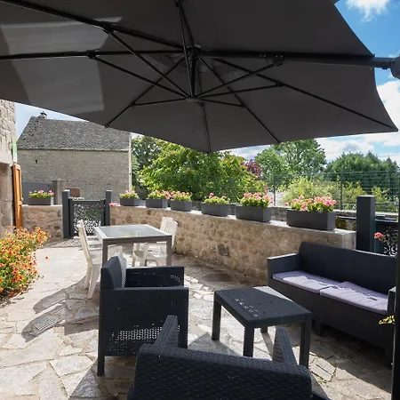 Au P'tit Bonheur D'aubrac 5/7 Personnes Сasa de vacaciones